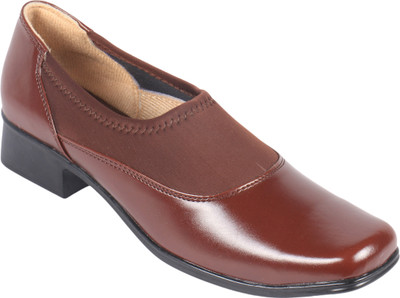 Rialto La Grand Corporate Casuals