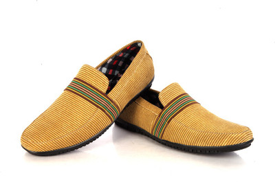 55% OFF on 100 Walker P7113 Casual Shoes