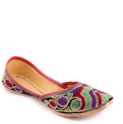 21% OFF on Mojari 907 Mojaris