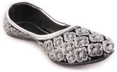 46% OFF on Forever Footwear Maharani Ethnic Jutis 46% OFF on Forever Footwear Maharani Ethnic Jutis