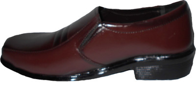 60% OFF on Aaron Sonata Slip On Shoes