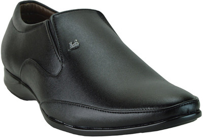 40% OFF on Winkel FK1121BK7 Slip On Shoes