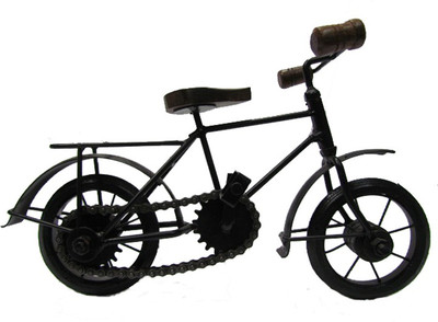 18% OFF on S C Handicrafts Showpiece - 18 cm 18% OFF on S C Handicrafts Showpiece - 18 cm