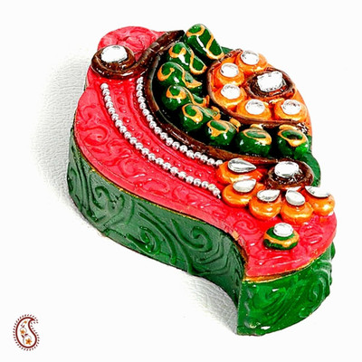 15% OFF on Aapno Rajasthan Kundans, Clay And Wood Painted Shankh Kumkum Chopra Showpiece - 7.62 cm 15% OFF on Aapno Rajasthan Kundans, Clay And Wood Painted Shankh Kumkum Chopra Showpiece - 7.62 cm