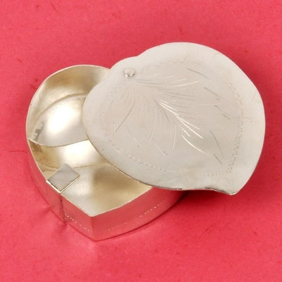 42% OFF on Sunshine Rajasthan Showpiece - 5 cm 42% OFF on Sunshine Rajasthan Showpiece - 5 cm