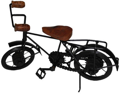 33% OFF on Pindia Showpiece - 17.7 cm 33% OFF on Pindia Showpiece - 17.7 cm