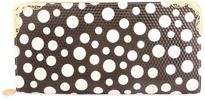 50% OFF on Circuzz Women Evening/Party Black, White Genuine Leather Sling Bag