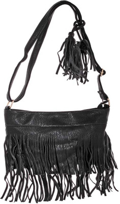 70% OFF on Abrazo Girls Casual Black PU Sling Bag 70% OFF on Abrazo Girls Casual Black PU Sling Bag