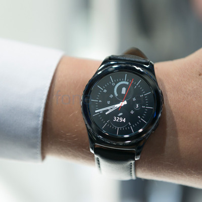 SAMSUNG Gear S2 Classic Black Smartwatch (Black Strap) 