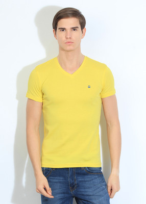 United Colors of Benetton Solid Men's V-neck T-Shirt United Colors of Benetton Solid Men's V-neck T-Shirt
