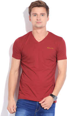 29% OFF on Status Quo Solid Men's V-neck T-Shirt