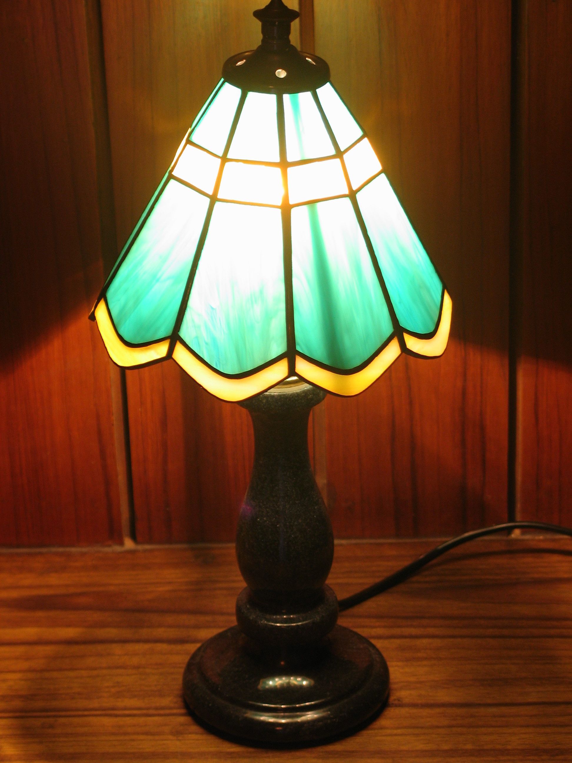 13% OFF on Humare Sapne Mushroom Tiffany Table Lamp 13% OFF on Humare Sapne Mushroom Tiffany Table Lamp