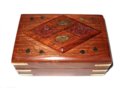 45% OFF on Crafts Paradise Hand Carved And Brass Inlay Work Diamond Design Jewellery Vanity Box Brown 45% OFF on Crafts Paradise Hand Carved And Brass Inlay Work Diamond Design Jewellery Vanity Box Brown
