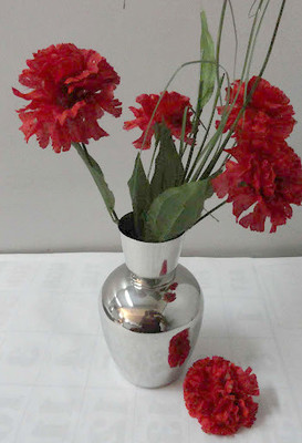 60% OFF on Silver Queen Vase